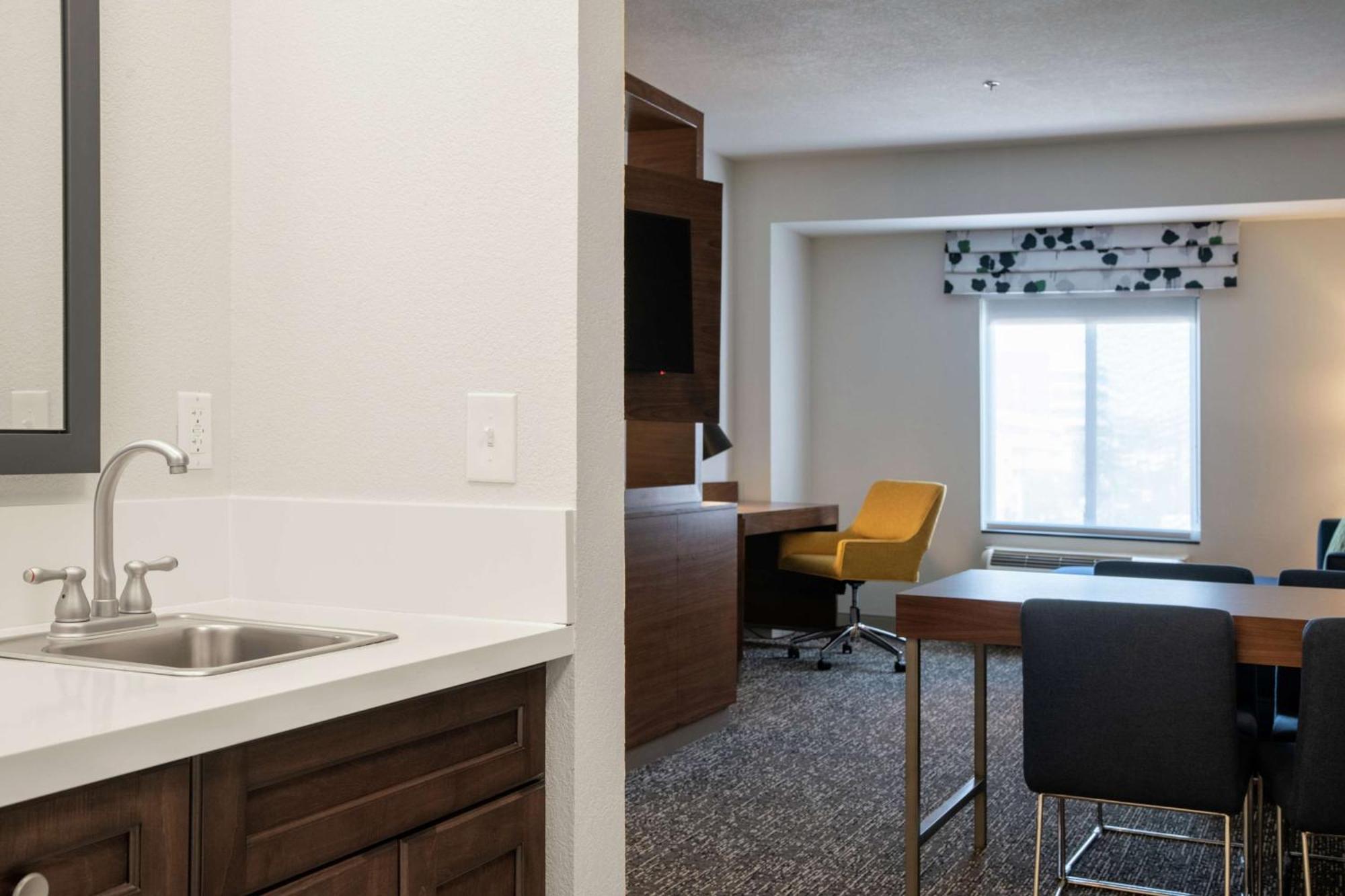 Hampton Inn & Suites Sherman Oaks Лос-Анджелес Экстерьер фото