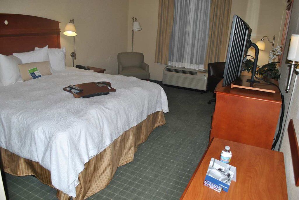 Hampton Inn & Suites Sherman Oaks Лос-Анджелес Экстерьер фото